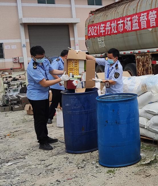 產品銷毀|強監(jiān)管嚴執(zhí)法！丹灶集中銷毀3000多件罰沒物品